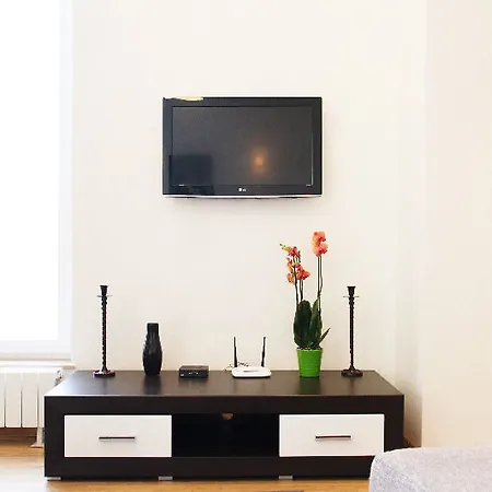 2 Bedroom Square * Belgrado