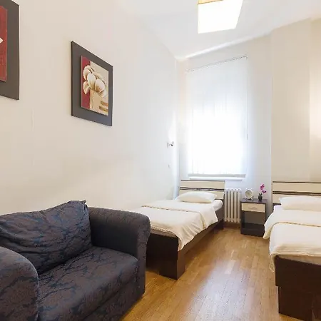 2 Bedroom Square