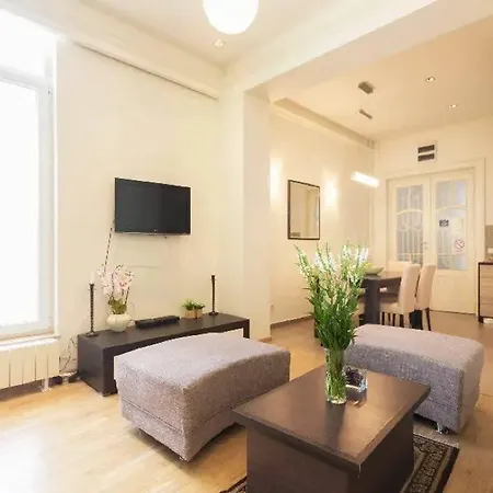 2 Bedroom Square *